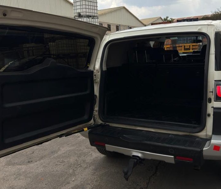 TOYOTA FJ AUTOMATIC 2015 MODIFIED TO 2023 FOR SALE AT 38,500$