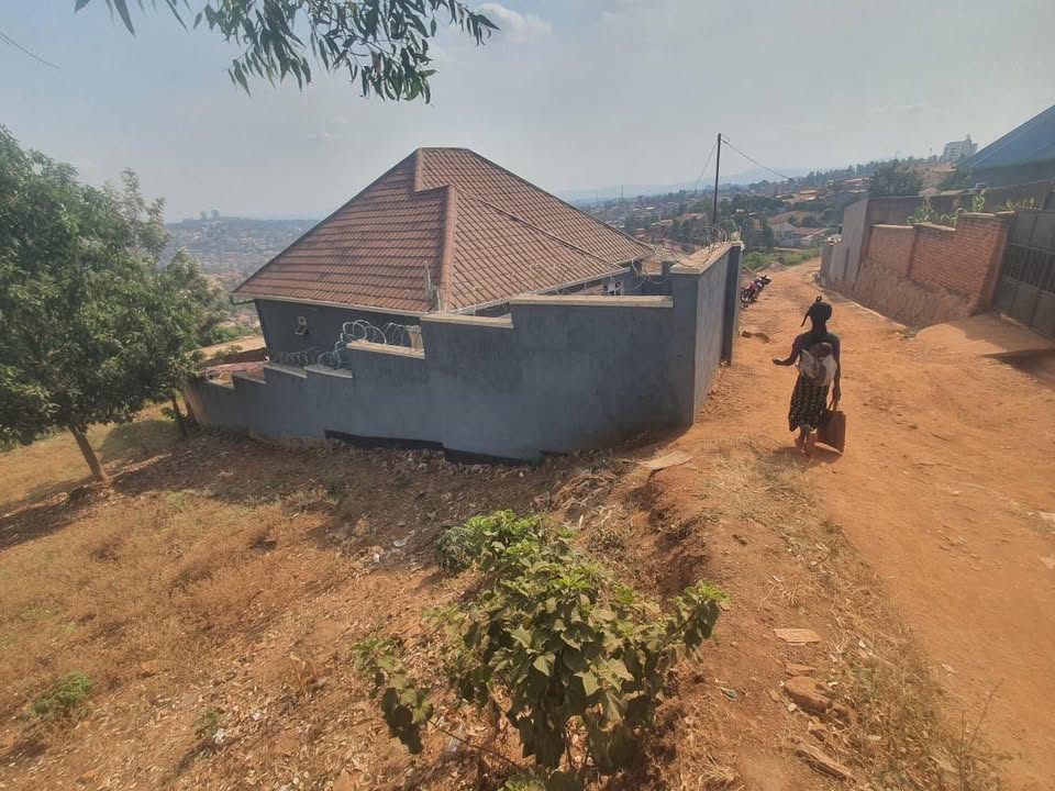 HOUSE FOR SELL IN GIKONDO