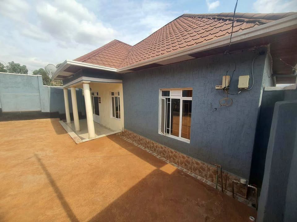 HOUSE FOR SELL IN GIKONDO