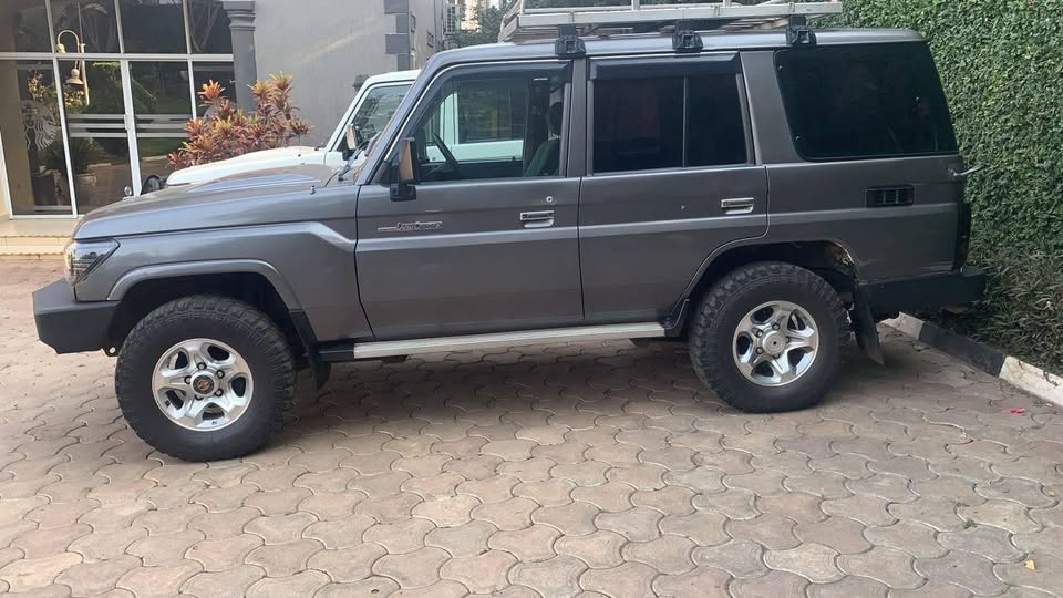 Landcruiser Transmission Manuel Year 2008 Diesel for sell