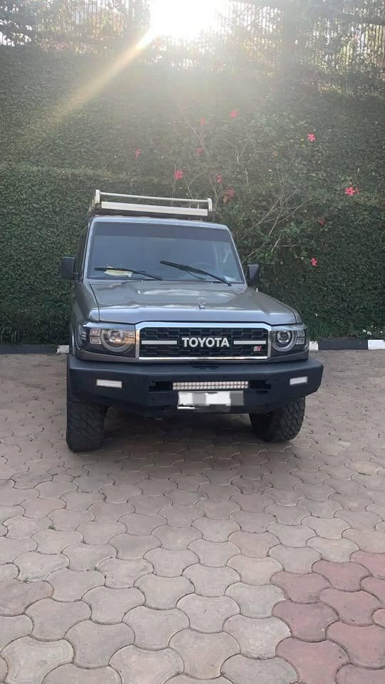 Landcruiser Transmission Manuel Year 2008 Diesel for sell