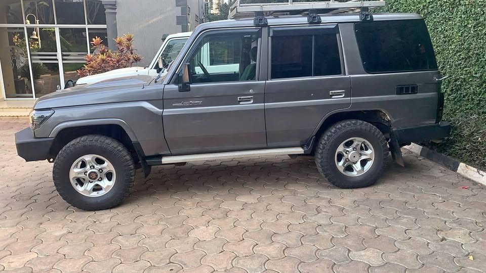 Landcruiser Transmission Manuel Year 2008 Diesel for sell