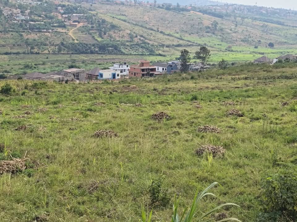 2 HECTARES OF LAND FOR SALE IN KANOMBE