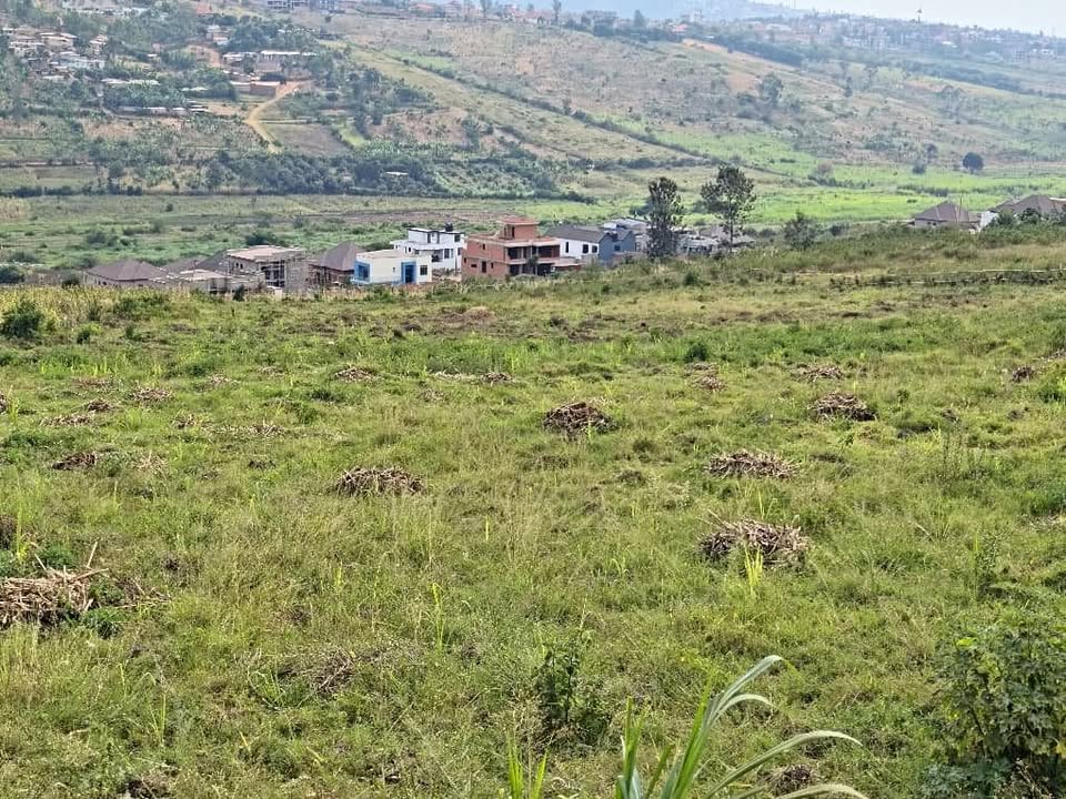 2 HECTARES OF LAND FOR SALE IN KANOMBE