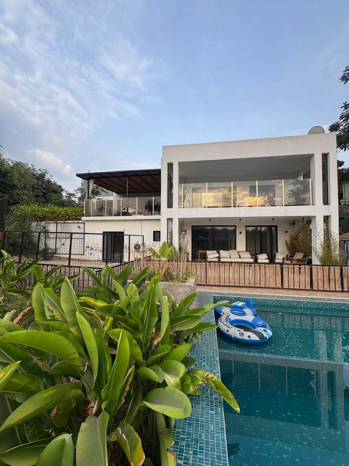 LUXURY VILLA FOR SALE FOR IN  NYARUTARAMA GISHUSHU