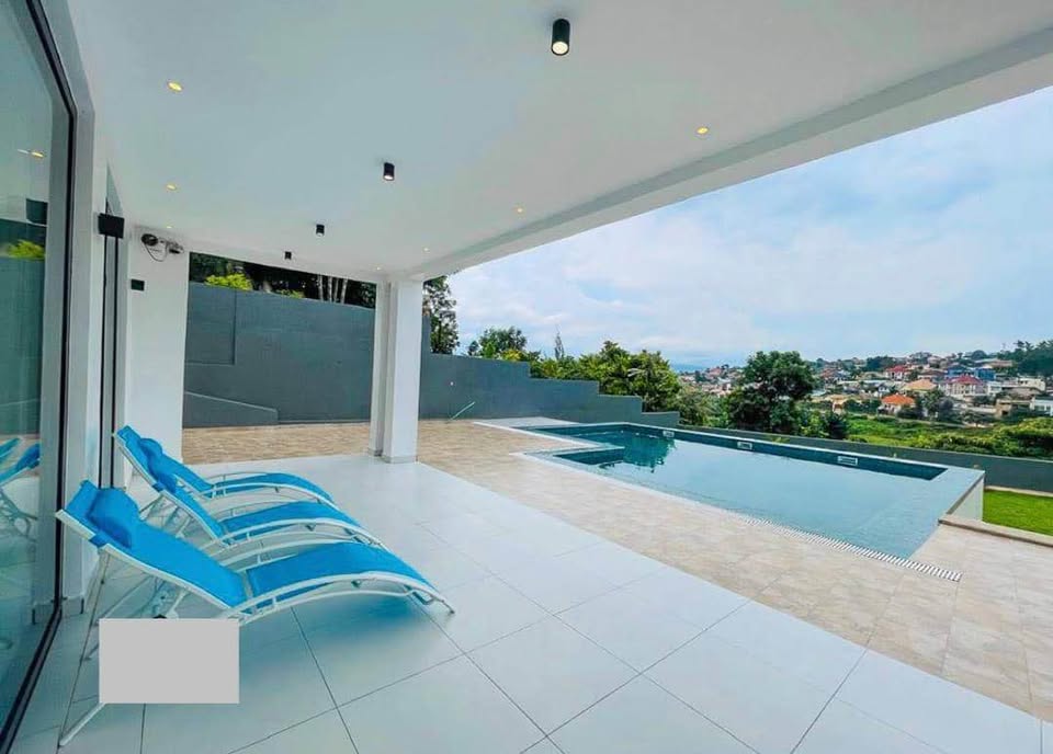 LUXURY VILLA FOR SALE FOR IN  NYARUTARAMA GISHUSHU