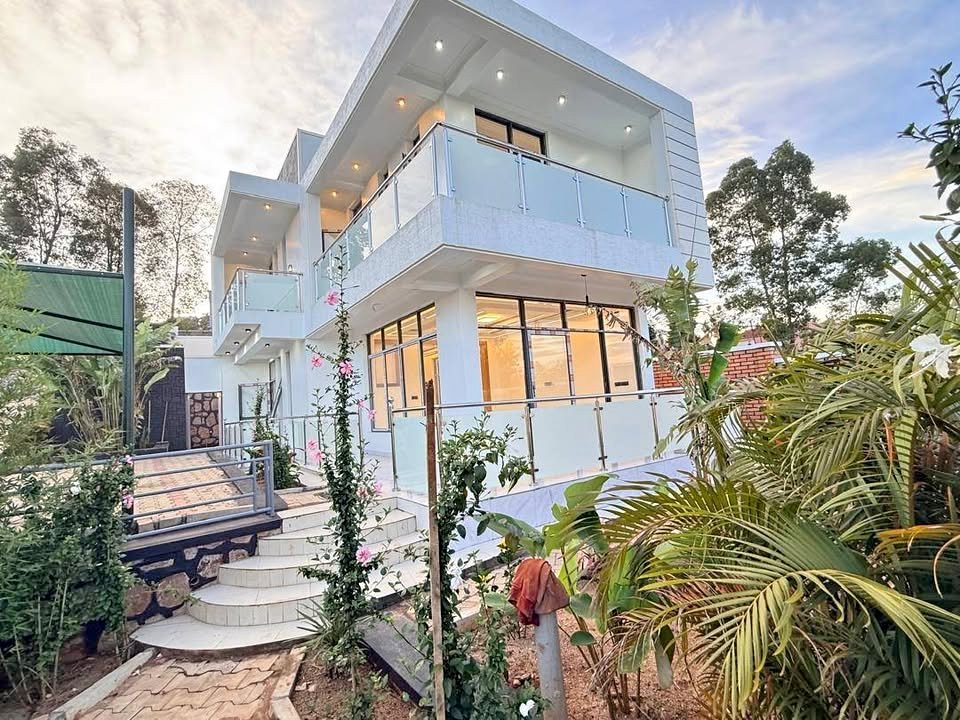 4 beds 4 baths House for sell