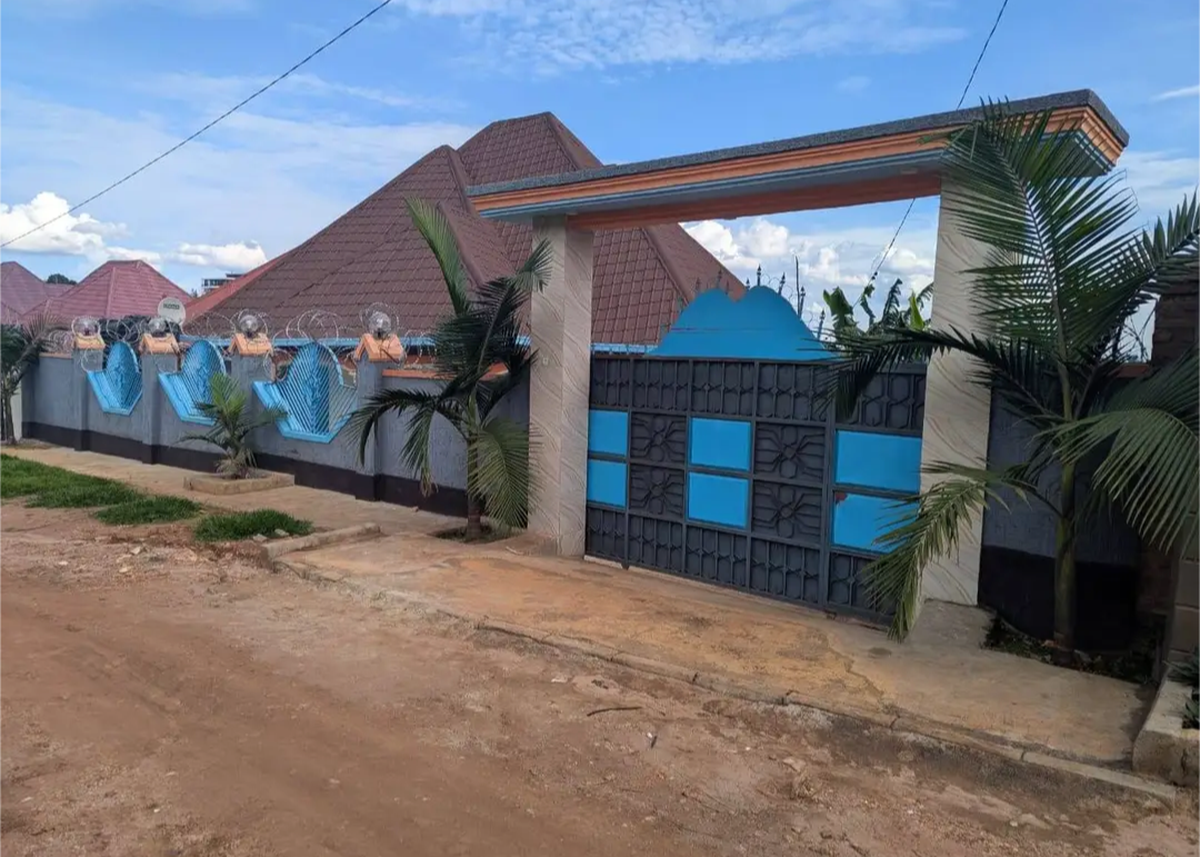 Selling a business house at rwamagana bus station