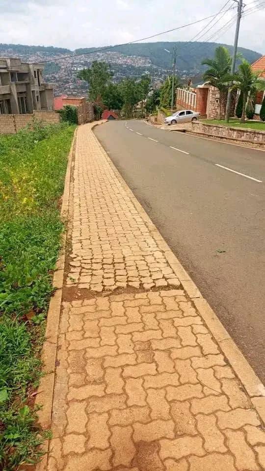 Residential plot for sale 𝚒𝚗 𝚝𝚛𝚊𝚖𝚊𝚌  road