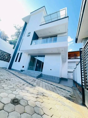 Gishushu 6 bedrooms House for sale at 500M in good location