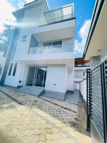 Gishushu 6 bedrooms House for sale at 500M in good location