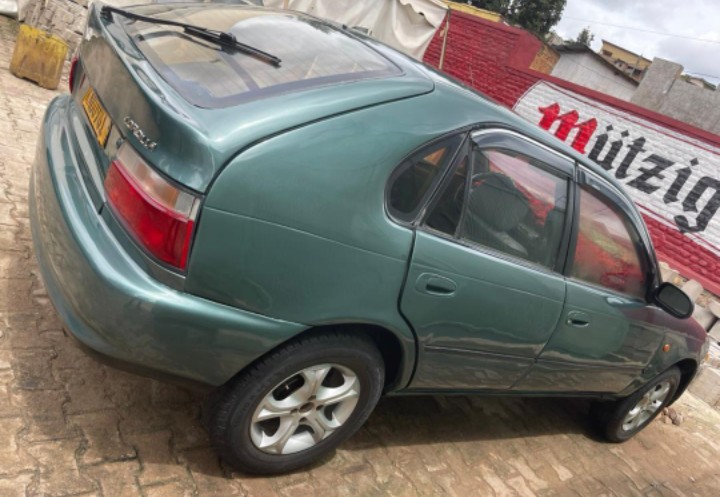 Toyota Corolla couple 1997