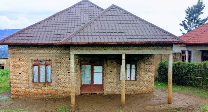 UNFINISHED HOUSE FOR SALE