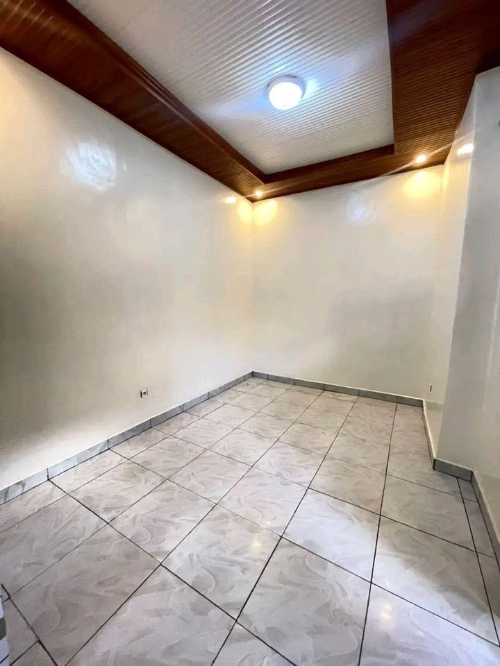 unfurnished house 🏘️ for rent 250k
