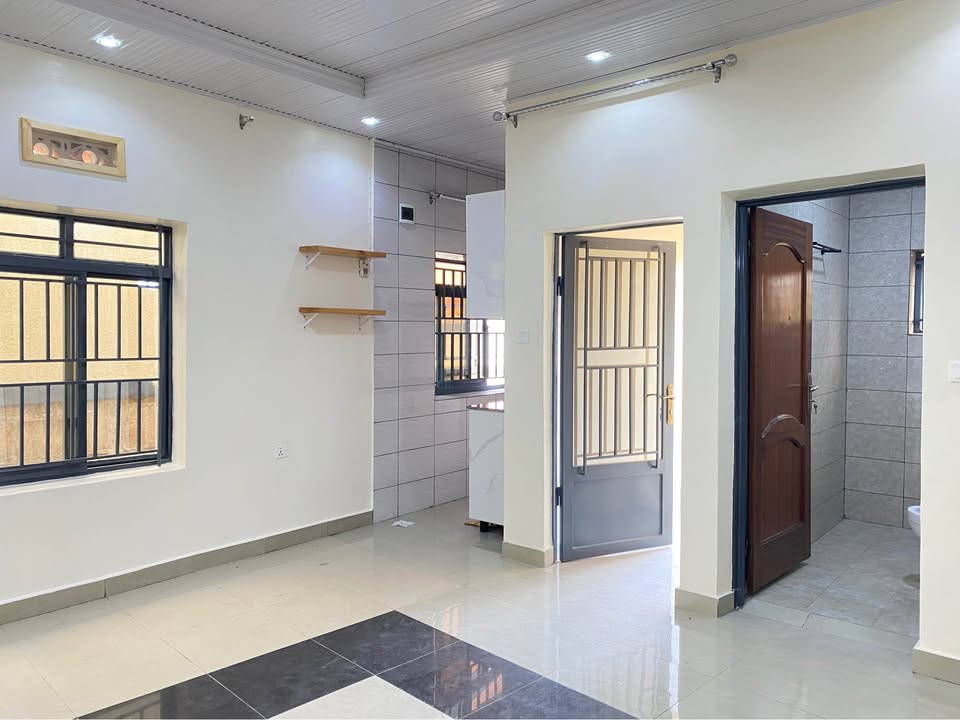 unfurnished 2 bedrooms apartment for rent