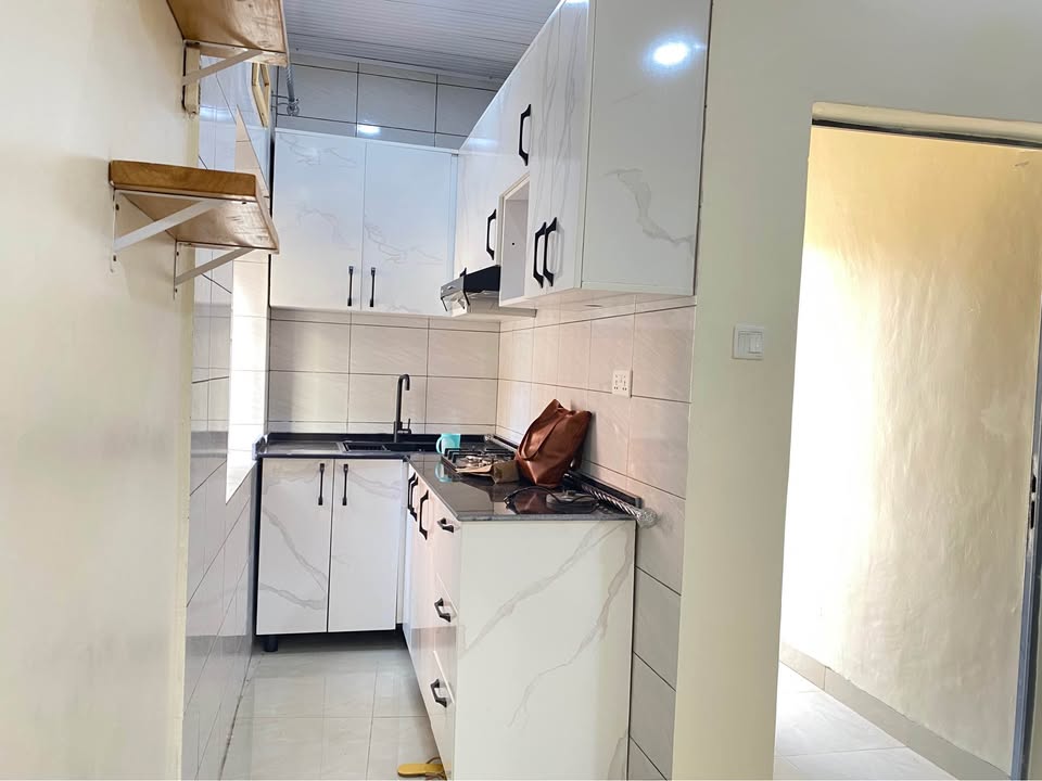 unfurnished 2 bedrooms apartment for rent