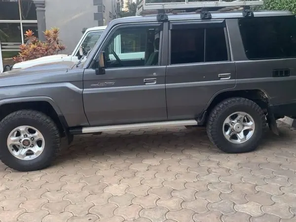 Landcruiser Transmission Manuel Year 2008 Diesel for sell