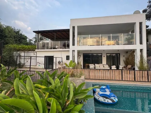 LUXURY VILLA FOR SALE FOR IN  NYARUTARAMA GISHUSHU