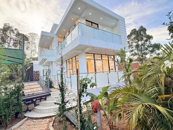 4 beds 4 baths House for sell
