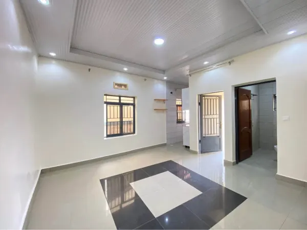 unfurnished 2 bedrooms apartment for rent